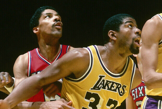 Magic Johnson y Julius Erving / Getty Images